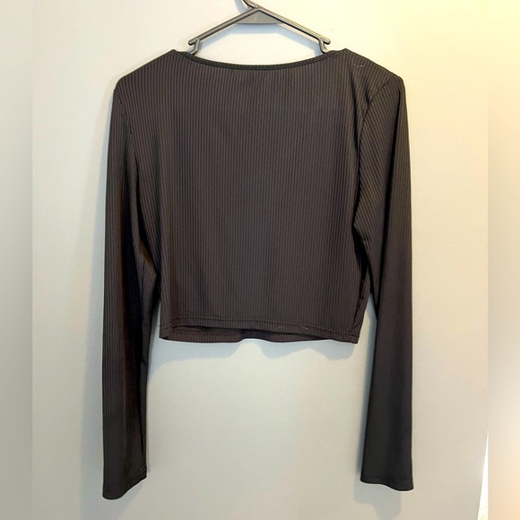 Long Sleeve Crop Top from SHEIN - Picture 2 of 3